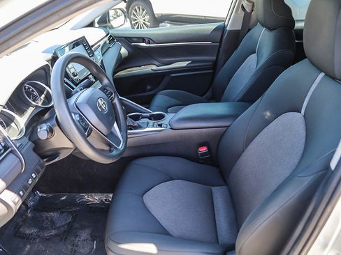 Used 2022 Toyota Camry LE FWD image 17