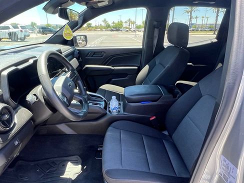 Used 2025 Chevrolet Colorado Trail Boss AWD/4WD image 6