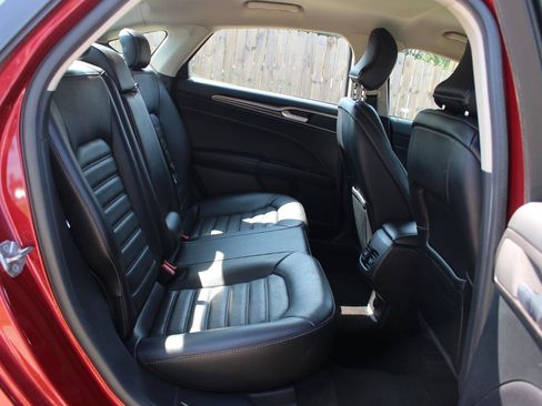 Used 2017 Ford Fusion SE w/ Fusion SE Technology Package AWD/4WD image 35
