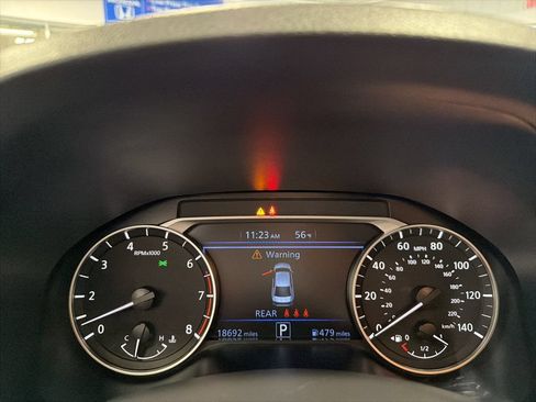 Used 2025 Nissan Altima 2.5 SV FWD image 12