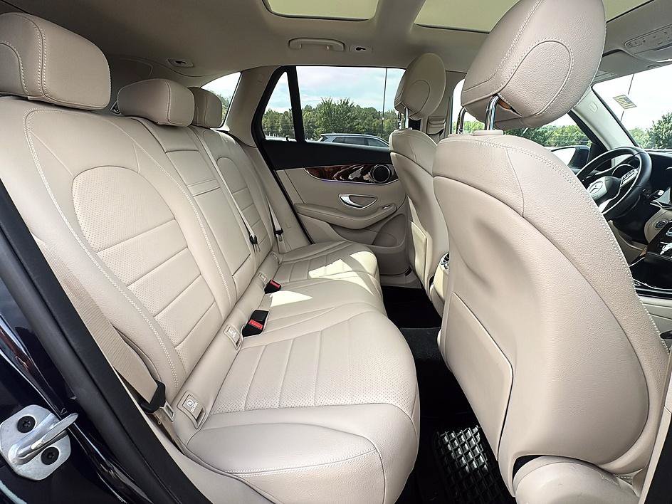Used 2022 Mercedes-Benz GLC 300 image 23