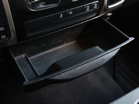Used 2018 RAM 1500 Big Horn AWD/4WD image 40