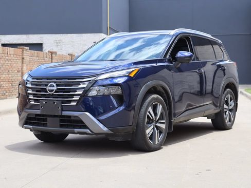 Used 2024 Nissan Rogue SL w/ SL Premium Package FWD image 2