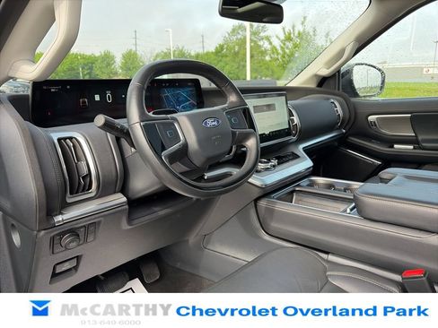 Used 2025 Ford Expedition Platinum AWD/4WD image 64