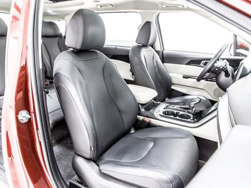 Used 2024 Kia Carnival SX Prestige FWD image 33