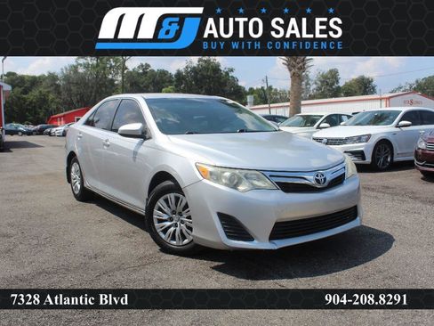 Used 2012 Toyota Camry LE FWD image 1