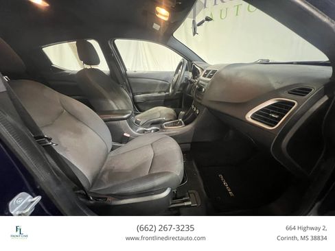 Used 2014 Dodge Avenger SE FWD image 17