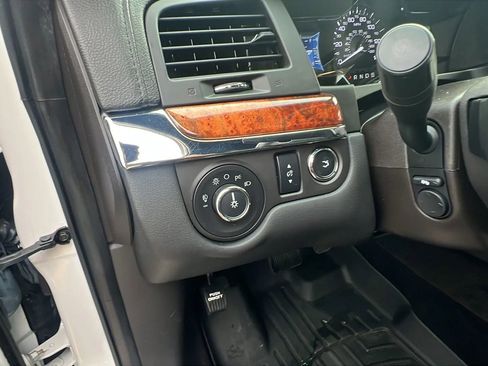 Used 2015 Lincoln MKS Sedan 4D w/ Equipment Group 101A image 24