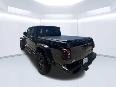 Used 2023 Jeep Gladiator Sport AWD/4WD image 7