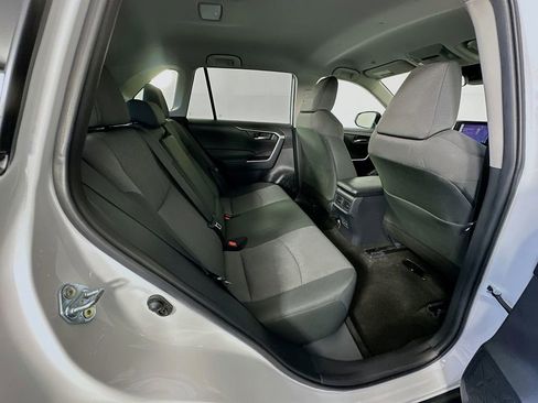 Certified 2025 Toyota RAV4 XLE FWD image 27