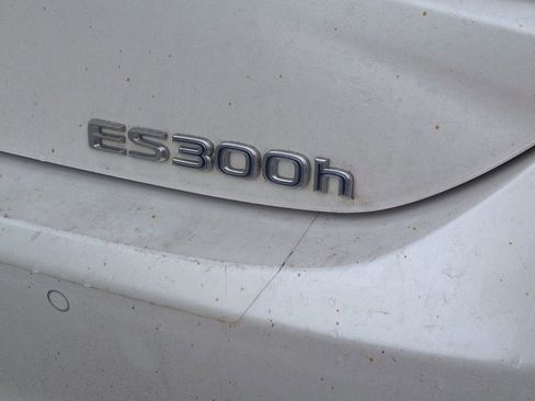 Used 2020 Lexus ES 300h w/ Premium Package image 11