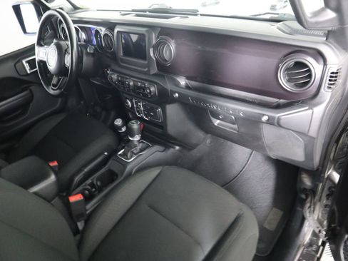 Used 2021 Jeep Wrangler Unlimited Sport image 17