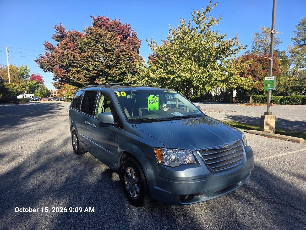 Used 2010 Chrysler Town & Country Touring FWD image 8