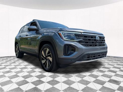 Used 2024 Volkswagen Atlas SE AWD/4WD image 12