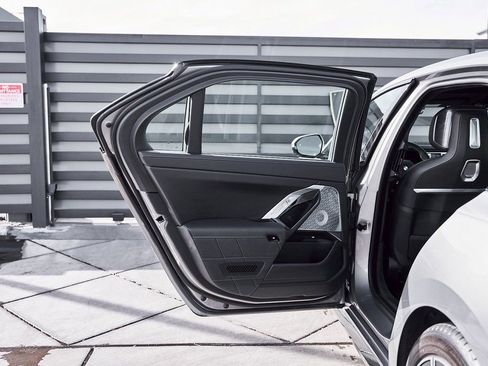 Used 2024 BMW 760i xDrive AWD/4WD image 27