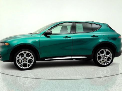 Used 2024 Alfa Romeo Tonale Ti w/ Premium Interior Package AWD/4WD image 8