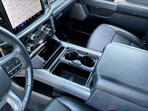 Used 2024 Ford F250 Lariat w/ Chrome Package image 19