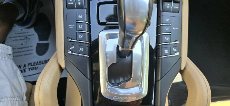 Used 2018 Porsche Cayenne Platinum Edition AWD/4WD image 20
