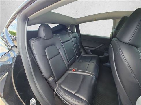 Used 2024 Tesla Model Y AWD image 18
