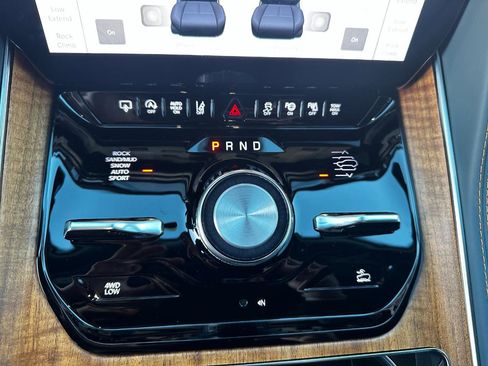 Used 2022 Jeep Grand Wagoneer Series II w/ Flexible Seating Group image 30