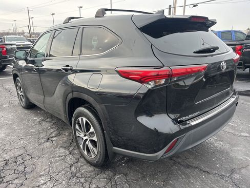 Used 2020 Toyota Highlander XLE image 8
