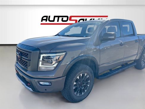 Used 2023 Nissan Titan PRO-4X w/ Pro-4x Convenience Package image 3