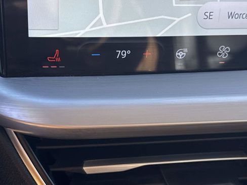 Used 2024 Ford Escape Platinum image 19