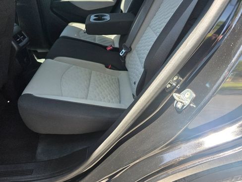 Used 2018 Chevrolet Equinox LT FWD image 12