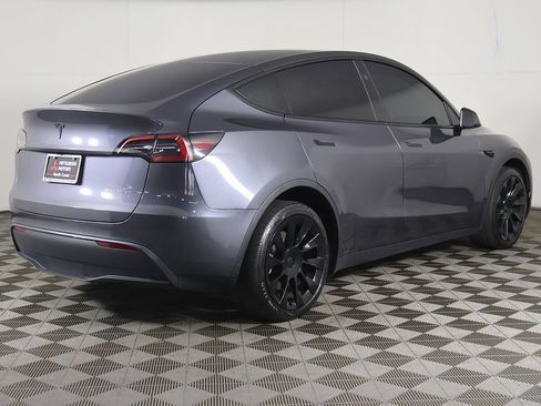 Used 2023 Tesla Model Y Long Range AWD/4WD image 12