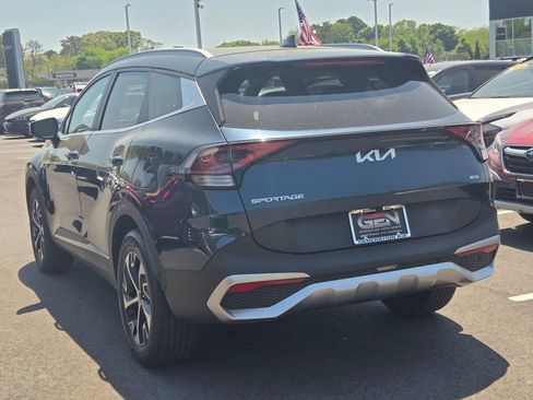 Used 2023 Kia Sportage EX AWD/4WD image 5