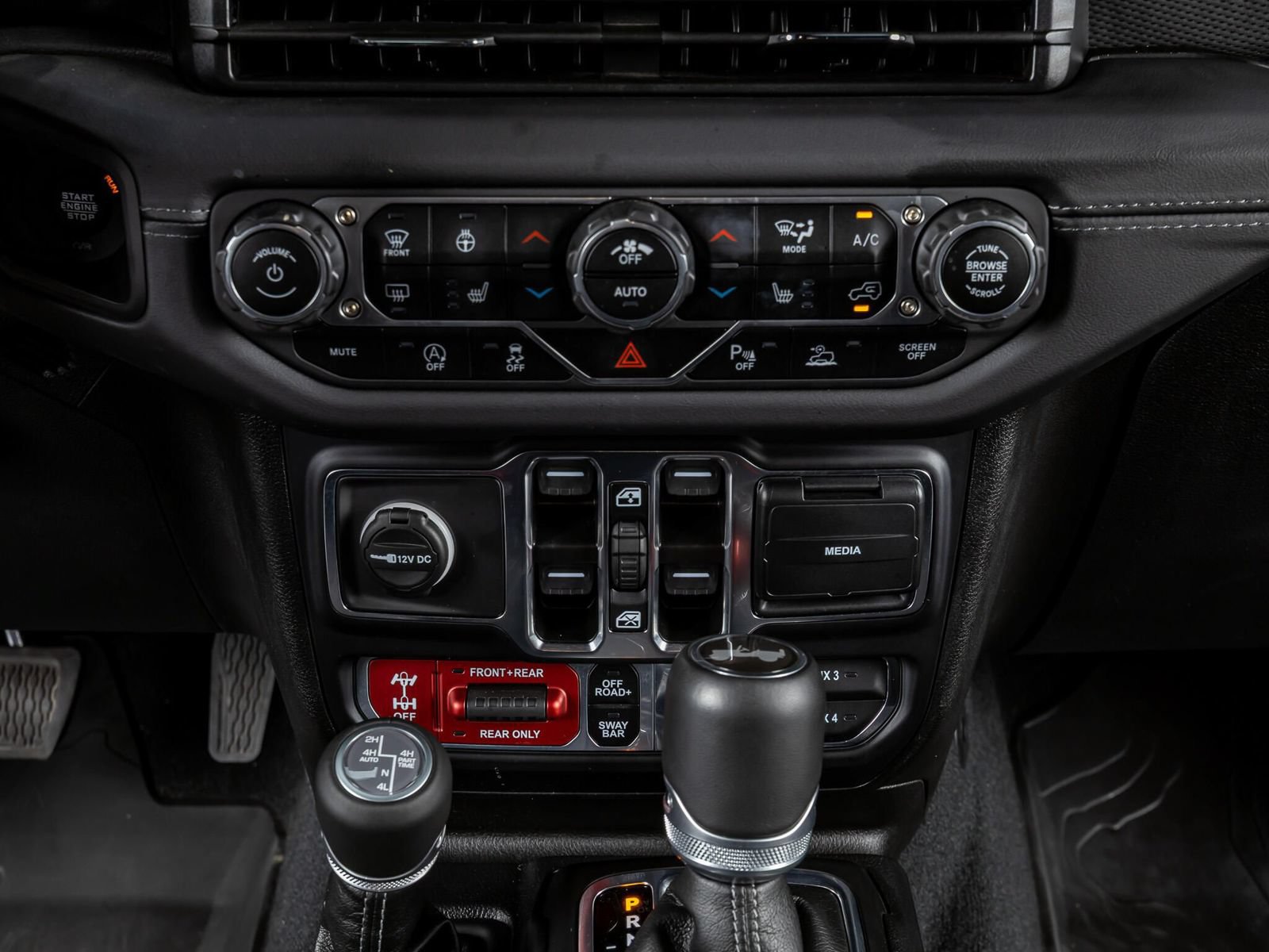 Used 2024 Jeep Wrangler Unlimited Rubicon AWD/4WD image 23
