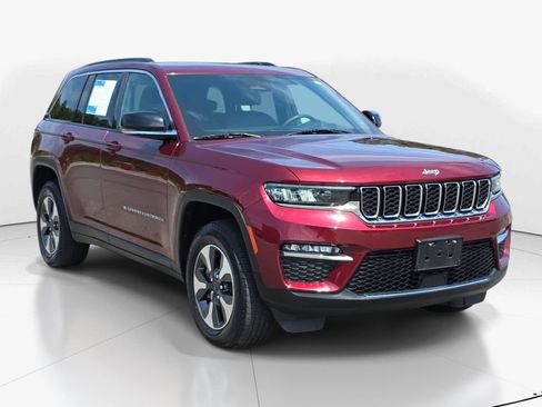 Used 2024 Jeep Grand Cherokee Limited 4xe AWD/4WD image 3