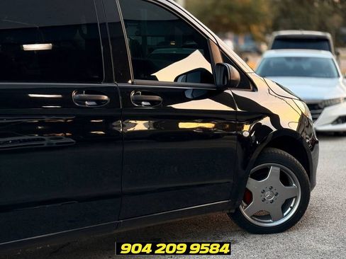 Used 2018 Mercedes-Benz Metris Passenger image 9