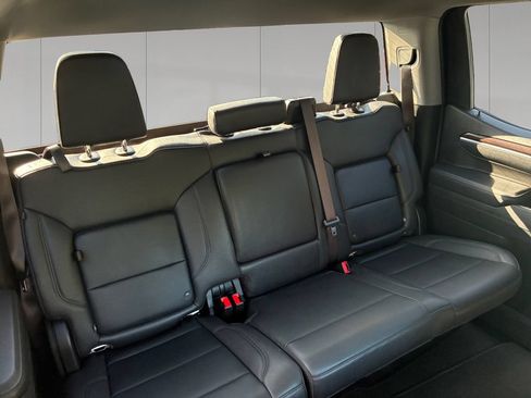 Used 2026 GMC Sierra 1500 SLT AWD/4WD image 18