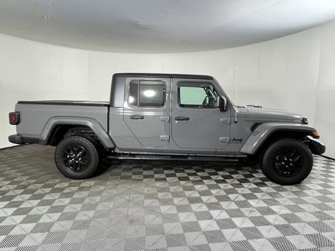 Used 2022 Jeep Gladiator Sport image 5