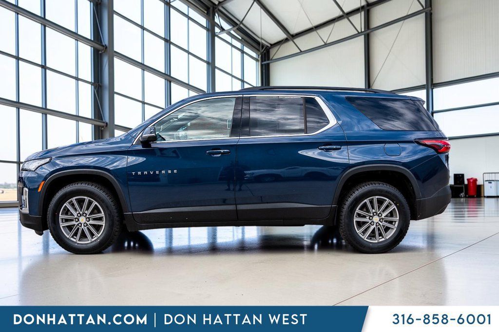 Used 2023 Chevrolet Traverse LT AWD/4WD image 2