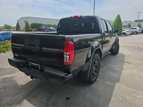 Used 2020 Nissan Frontier SV w/ Midnight Edition Floor Mats RWD image 5