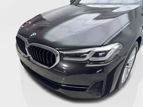 Used 2022 BMW 530i w/ Premium Package image 16