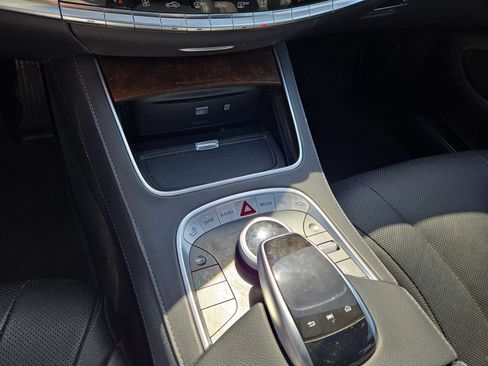 Used 2017 Mercedes-Benz S 550 Sedan image 22