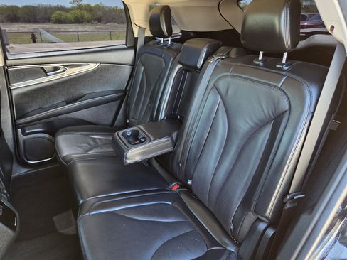 Used 2022 Lincoln Nautilus Reserve image 24