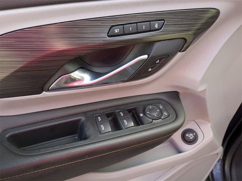 Used 2019 GMC Terrain SLT w/ Preferred Package image 18