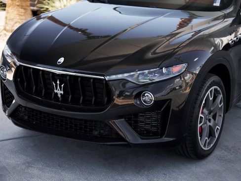 Used 2022 Maserati Levante Modena image 5