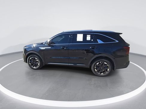 Used 2025 Kia Sorento S w/ Panoramic Sunroof Package image 6