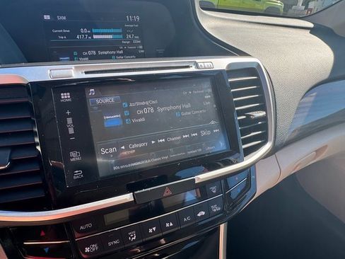 Used 2017 Honda Accord EX image 15