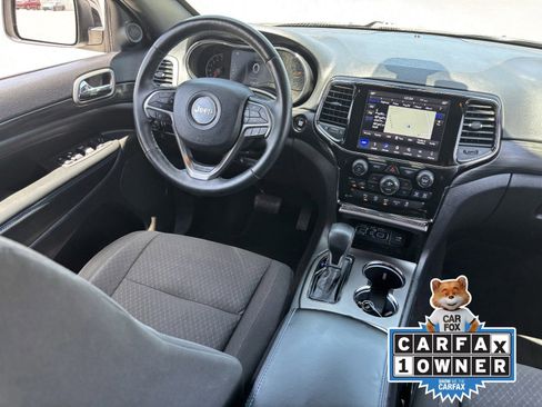 Used 2019 Jeep Grand Cherokee Laredo AWD/4WD image 14