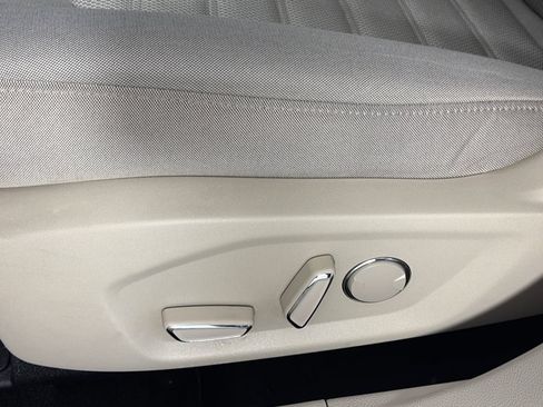 Used 2020 Ford Fusion SE FWD image 26