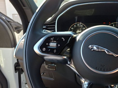 Used 2026 Jaguar F-PACE R-Dynamic S AWD/4WD image 21