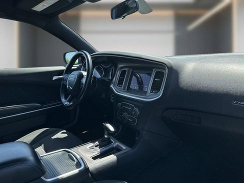 Used 2022 Dodge Charger SXT RWD image 10