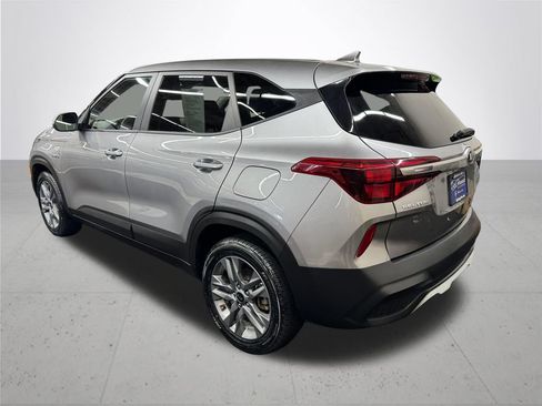 Used 2021 Kia Seltos LX AWD/4WD image 4