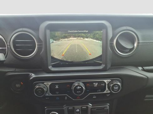 Used 2023 Jeep Wrangler Unlimited Sahara image 27